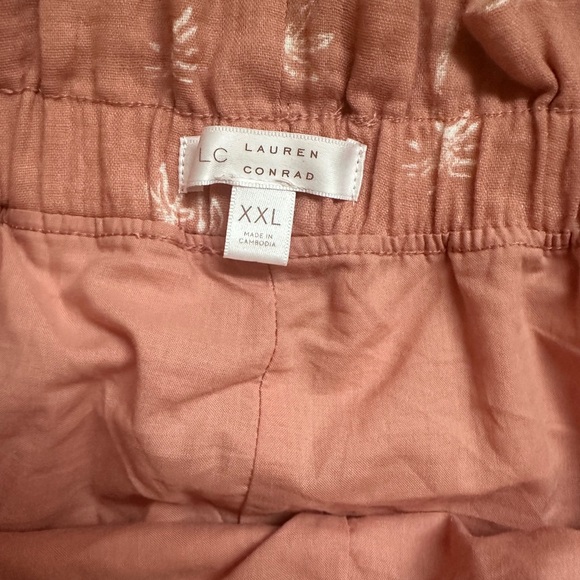 LC Coral shorts - Picture 3 of 3